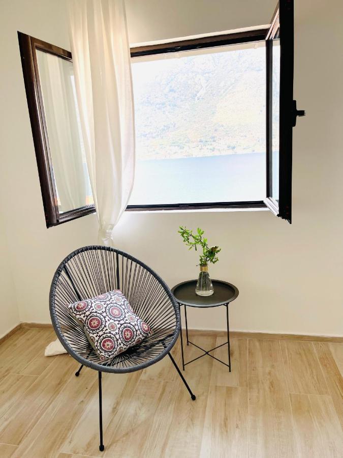Chic Sea Front Apartment With Breathtaking Kotor Bay View Donji Stoliv Ngoại thất bức ảnh