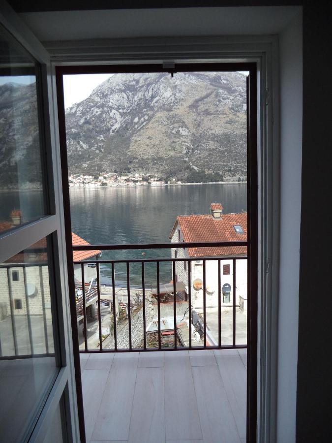Chic Sea Front Apartment With Breathtaking Kotor Bay View Donji Stoliv Ngoại thất bức ảnh